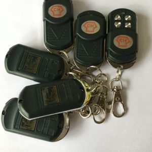 Tay CH mắt trắng